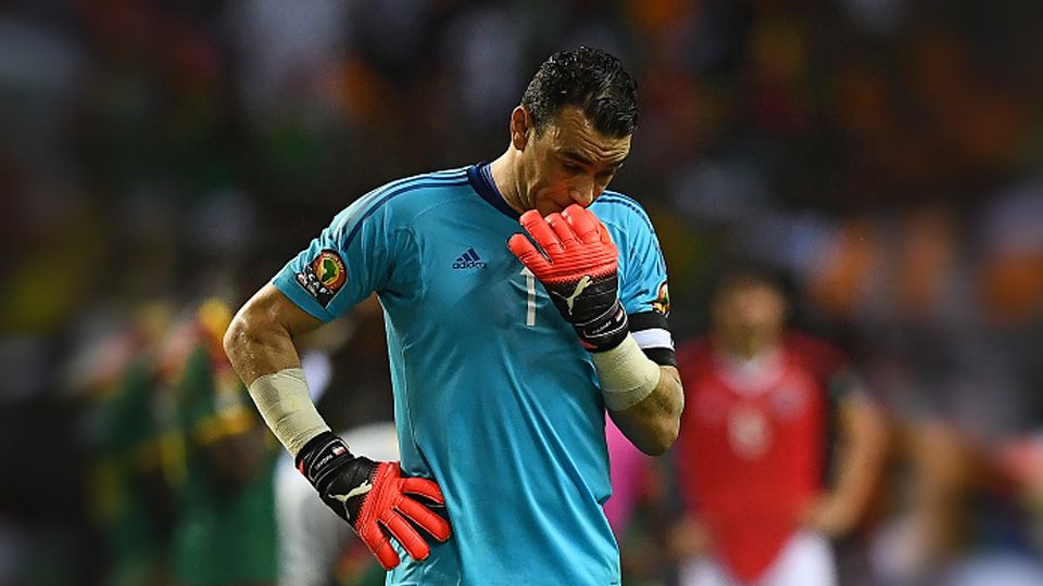 Essam El-Hadary (kiper Mesir). Copyright: © GABRIEL BOUYS/AFP/Getty Images